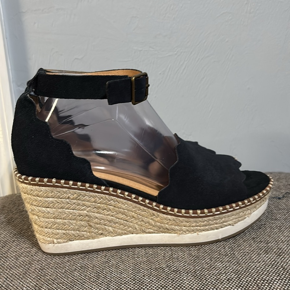 Crown Vintage black strappy wedges, size 9M. - Picture 2 of 16